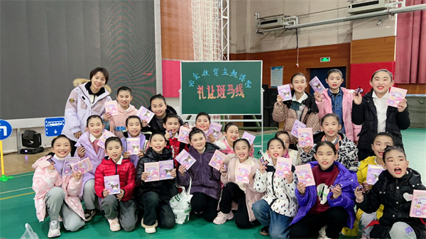 【特色社团在校园】以舞为笔，绘就精彩童年