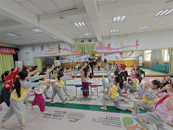 【特色社团在校园】舞韵翩跹处 童心绽芳华