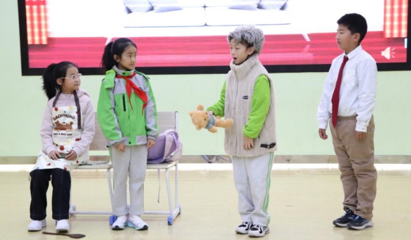 让法治精神浸润校园——西安浐灞国际港宪法宣传周活动成功举行 让法治精神浸润校园——西安浐灞国际港宪法宣传周活动成功举行