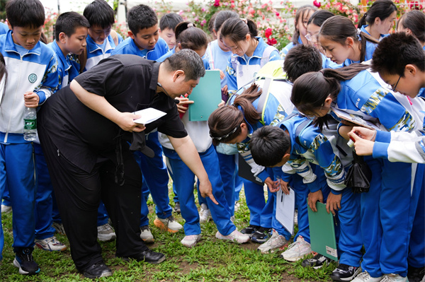 【特色社团在校园】药香润校园 创意续文脉