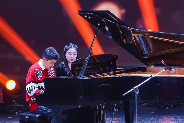 驰梦同行 艺暖春融——“融之春”学生艺术展演活动成功举行